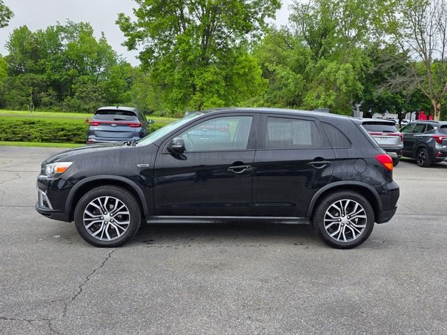 Used 2019 Black Mitsubishi 2.0 SE image 5