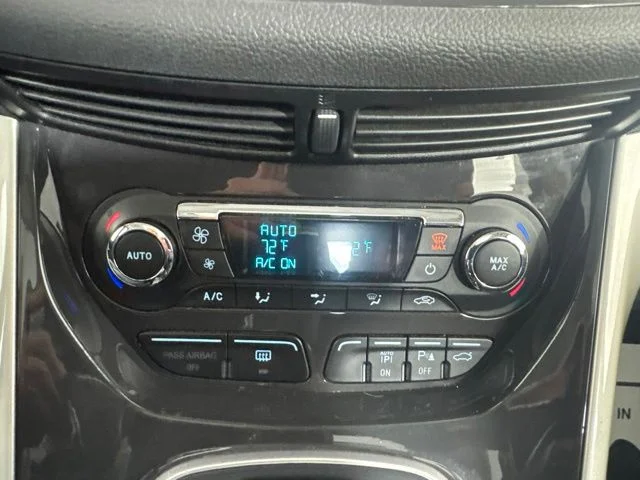 Used 2014 Ingot Silver Ford SEL image 16