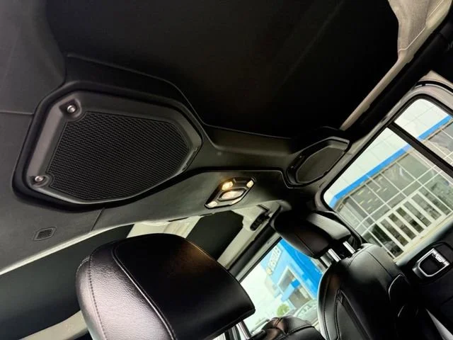 Used 2021 White Jeep Unlimited High Altitude 4x4 image 12