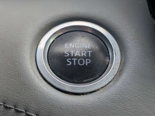 Used 2020 Black Toyota XLE image 33