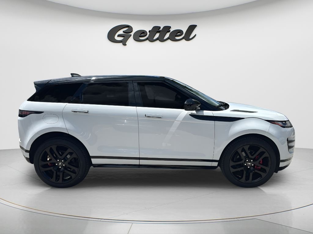 Used 2023  Land Rover R-Dynamic SE image 5