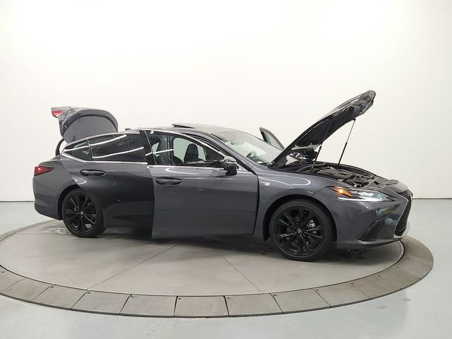 Used 2024 Gray Lexus 300h F SPORT Handling image 16