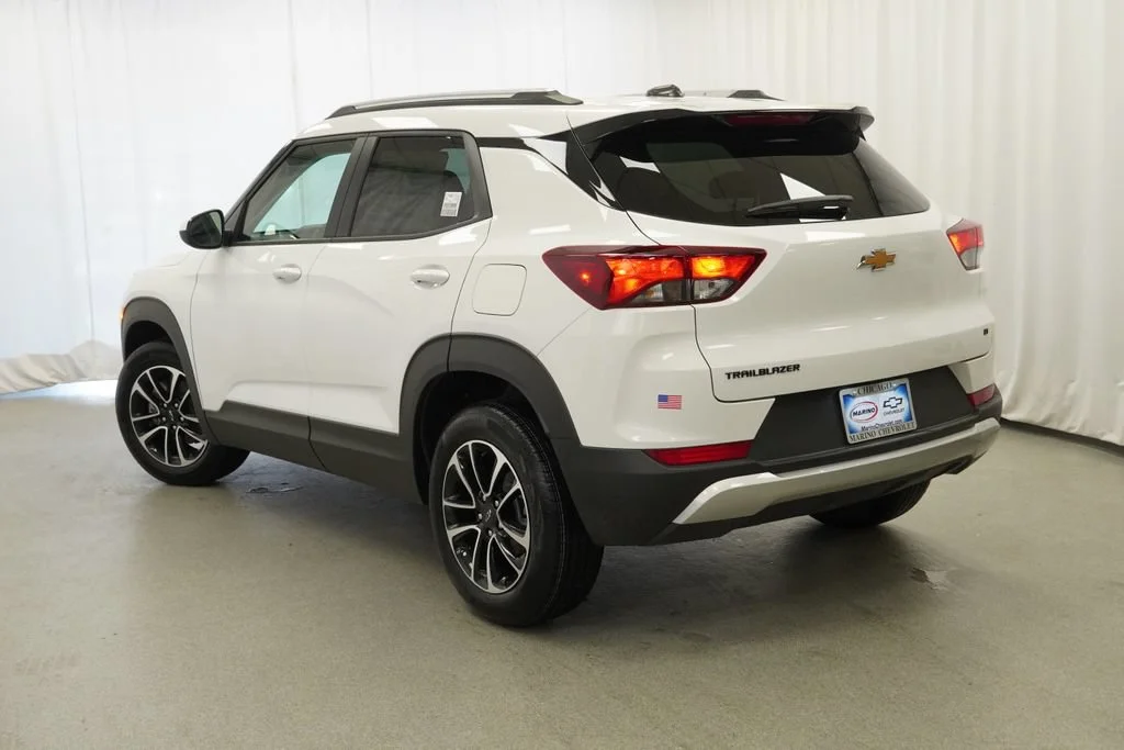 New 2026 Summit White Chevrolet LT image 4