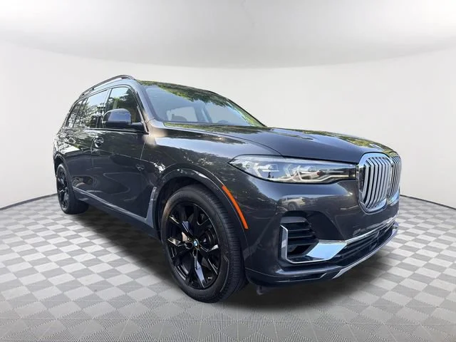 Used 2021 Gray BMW xDrive40i image 3
