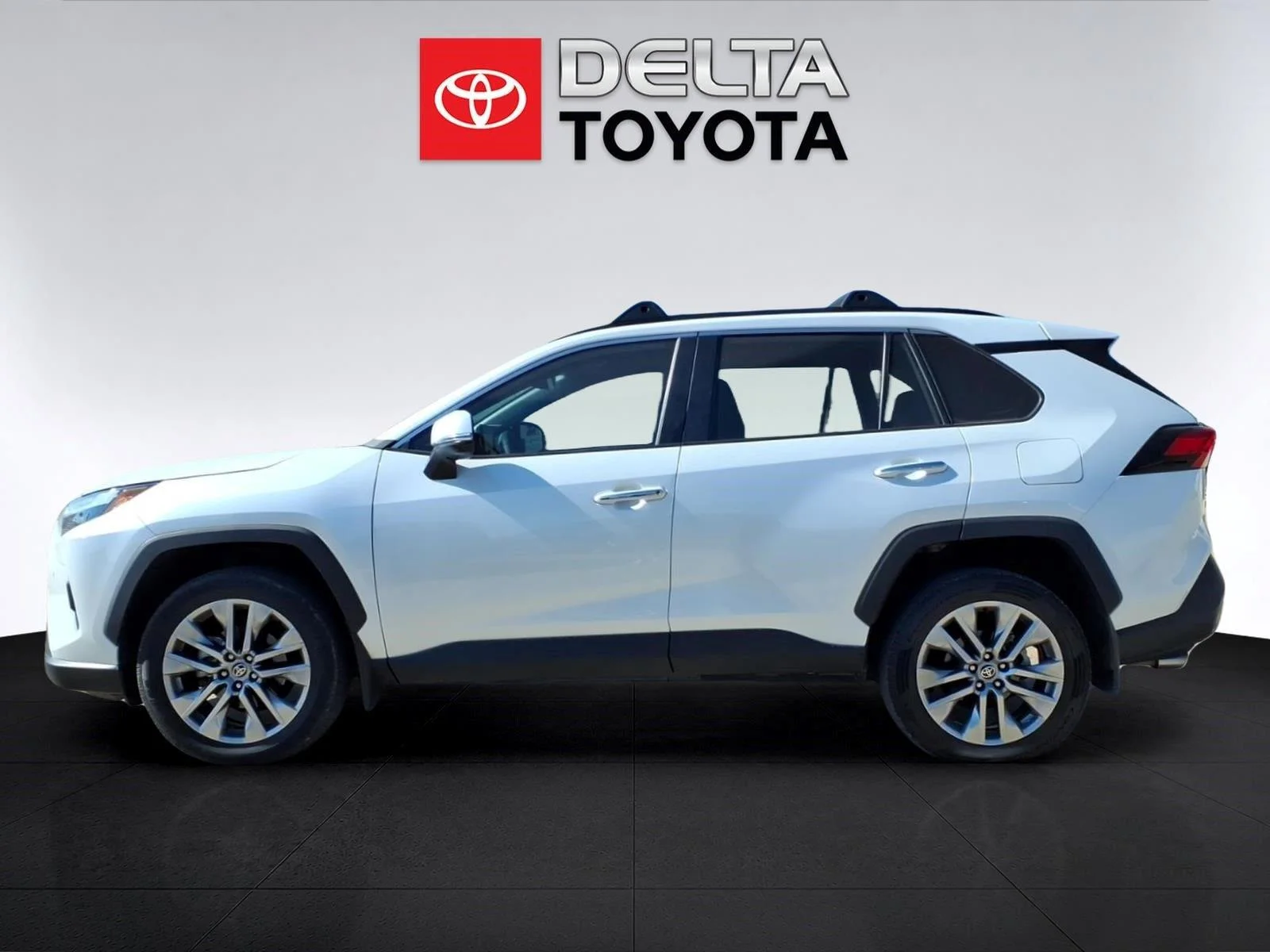 Used 2023 Wind Chill Pearl Toyota Limited image 2