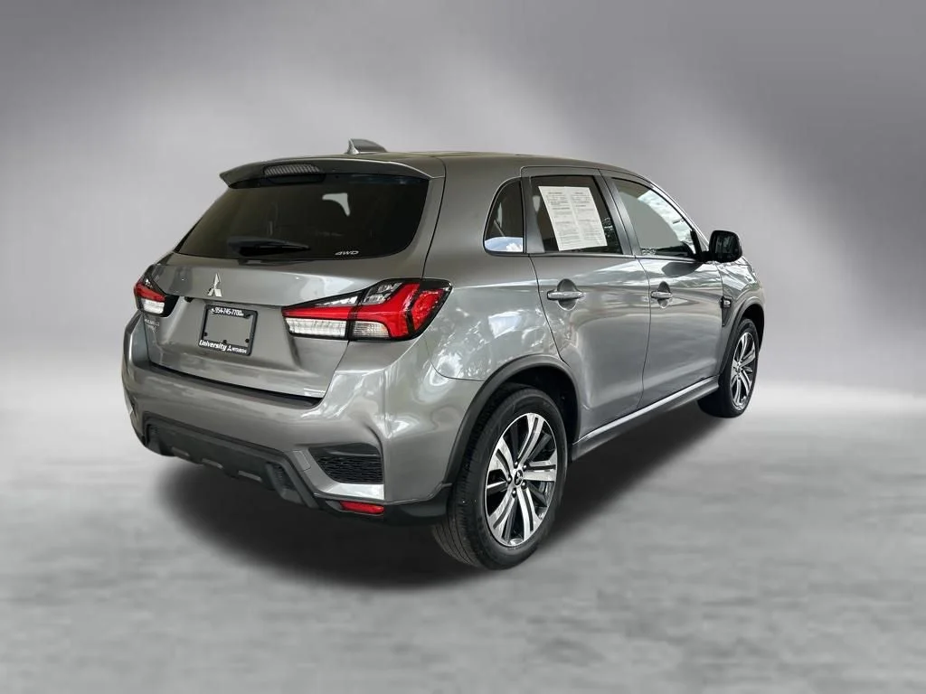 Used 2024 Gray Mitsubishi  image 3
