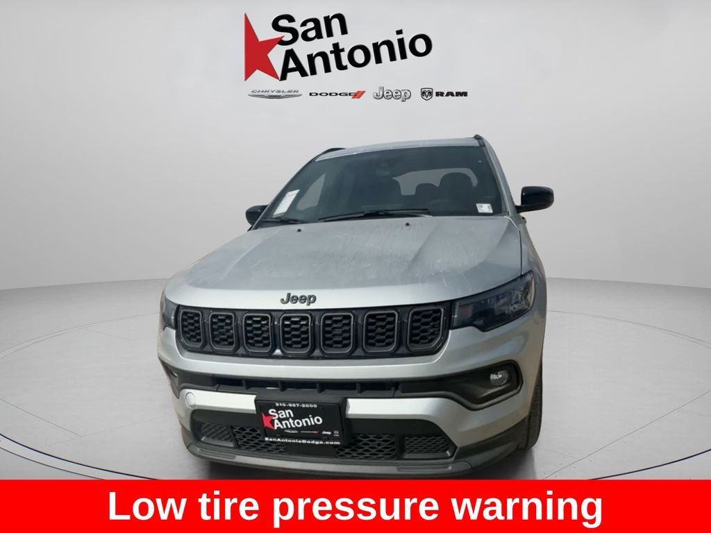 New 2026 Silver Zynith Metallic Clear-Coat Exterior Paint Jeep Latitude image 5