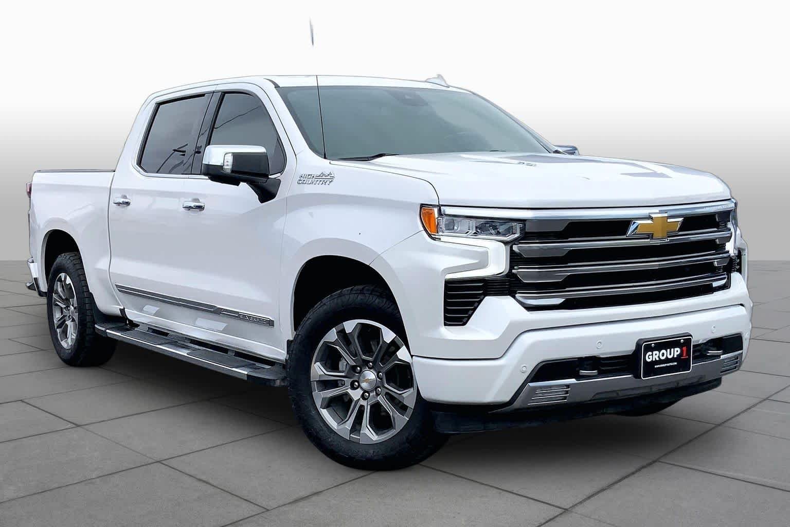 Used 2024 Iridescent Pearl Tricoat Chevrolet High Country image 3
