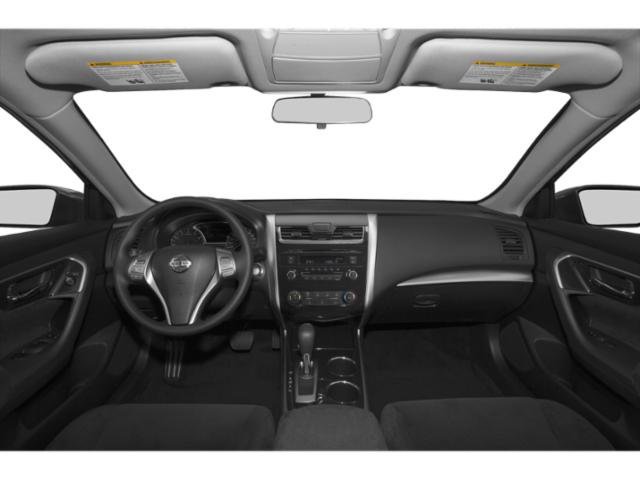 Used 2015  Nissan 2.5 S image 4