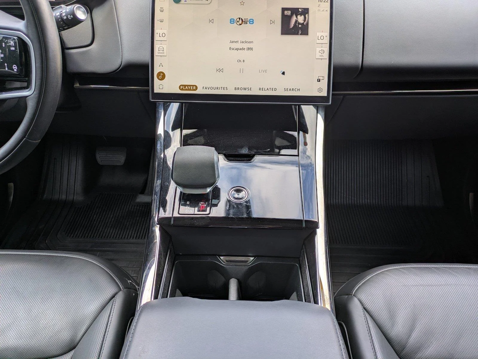 Used 2024 Fuji White Land Rover SE image 19