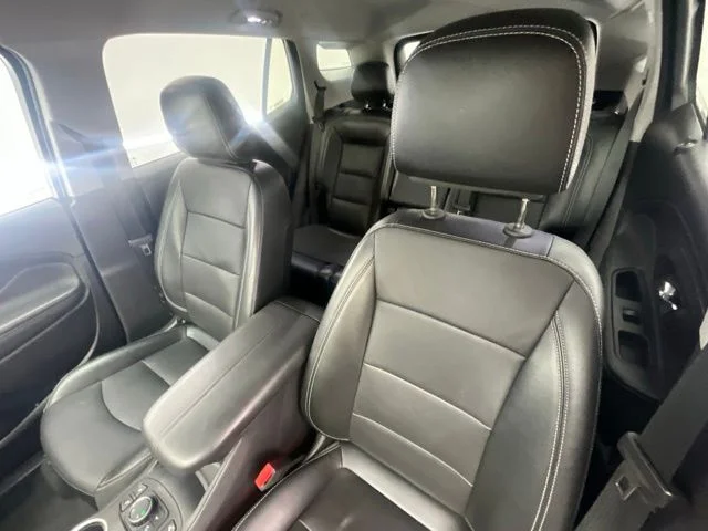Used 2024 Silver GMC SLT image 5