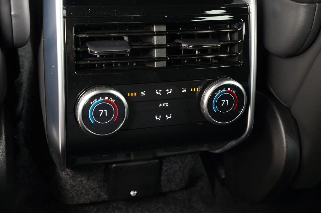 New 2026 Fuji White Land Rover SE image 37