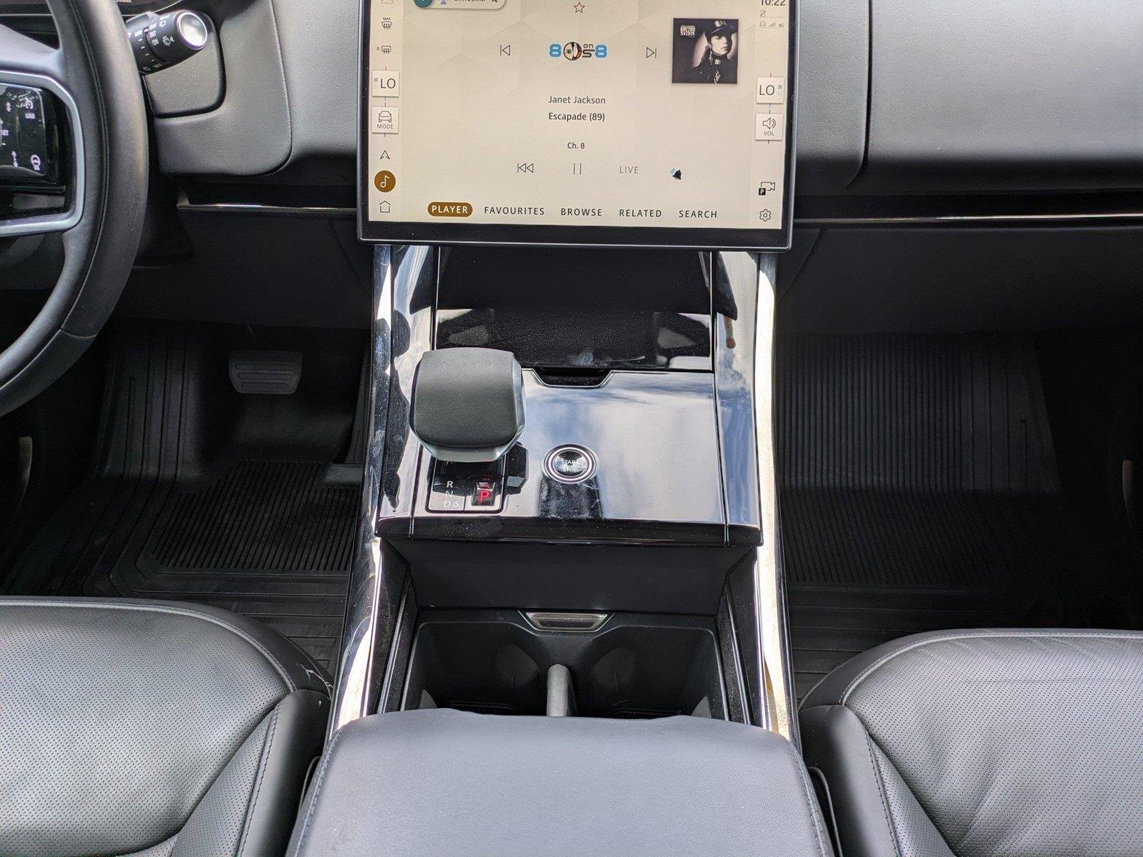 Used 2024 Fuji White Land Rover SE image 19