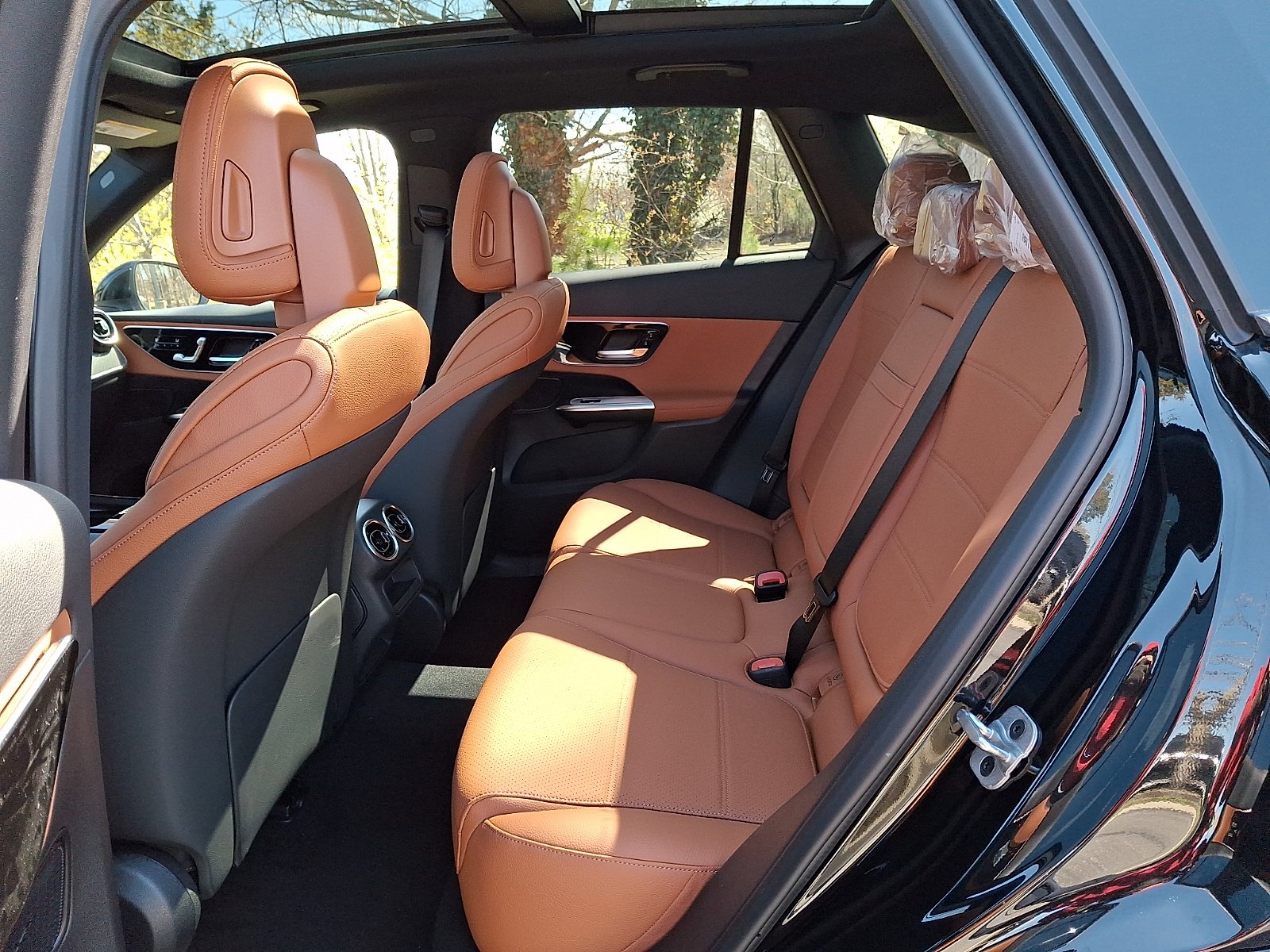 New 2026 Obsidian Black Metallic Mercedes-Benz GLC 300 image 6