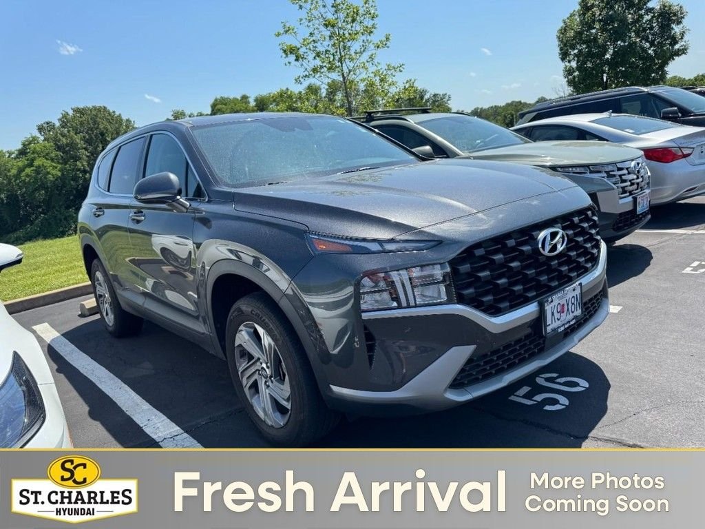 Used 2023 Gray Hyundai SE image 1