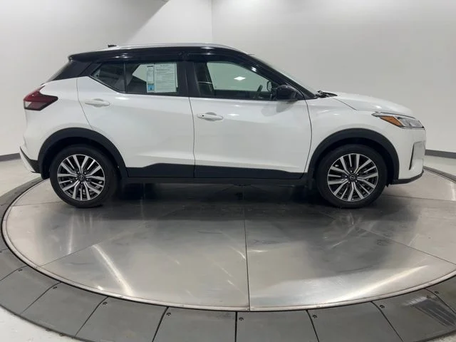 Used 2024 White Nissan SV image 6