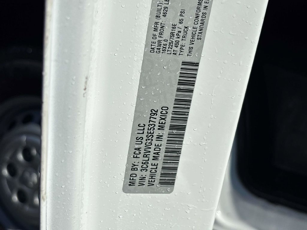 Used 2025 White Ram Base image 25