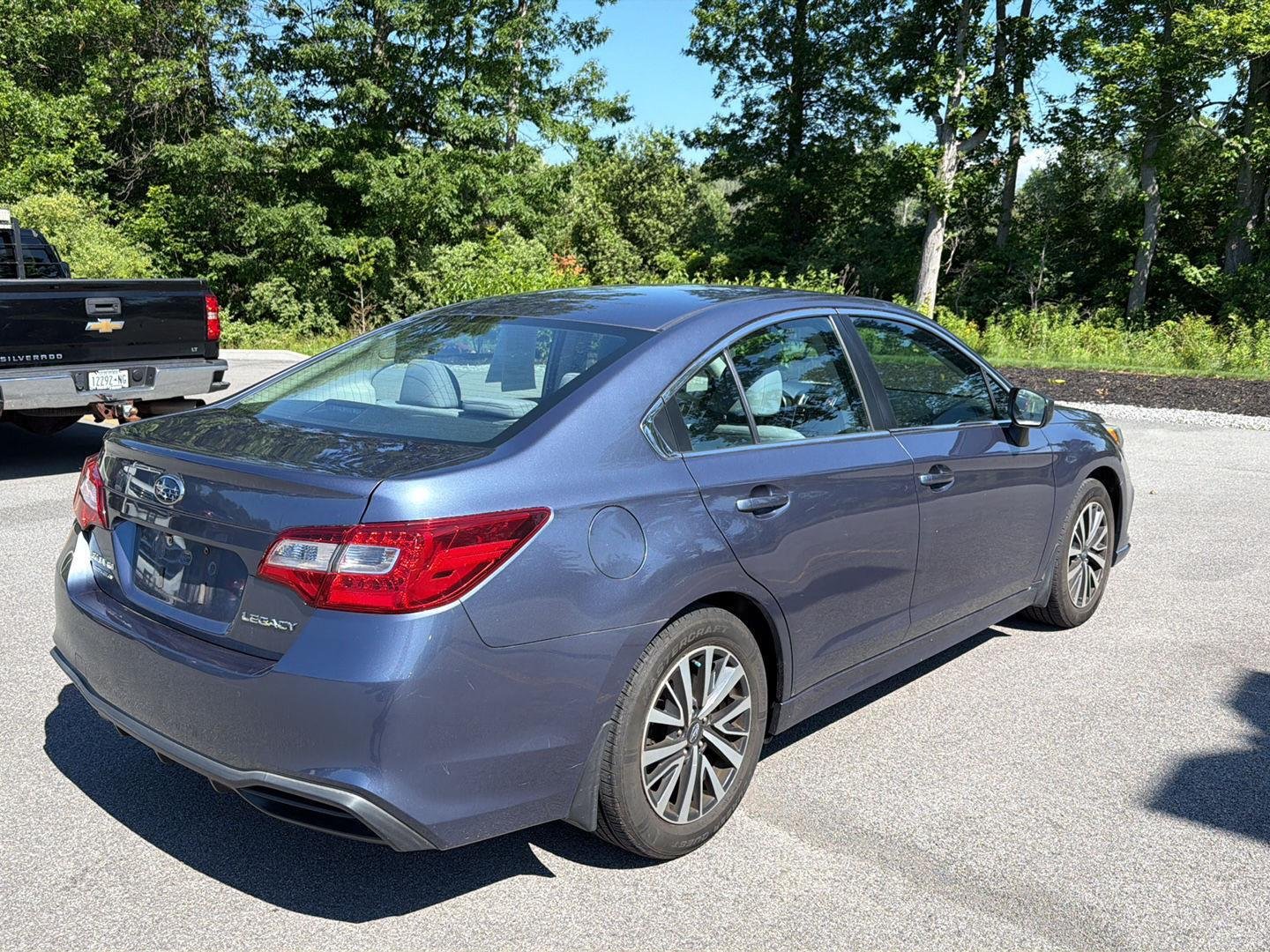 Used 2018 Twilight Blue Metallic Subaru 2.5i image 4