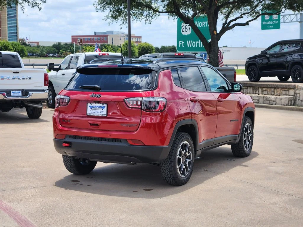 New 2026 Red Hot Pearl-Coat Exterior Paint Jeep Trailhawk image 4
