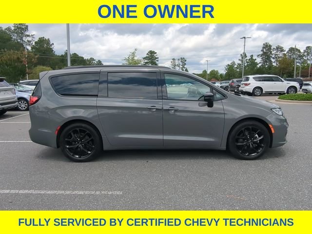 Used 2025 White Chrysler Limited image 4