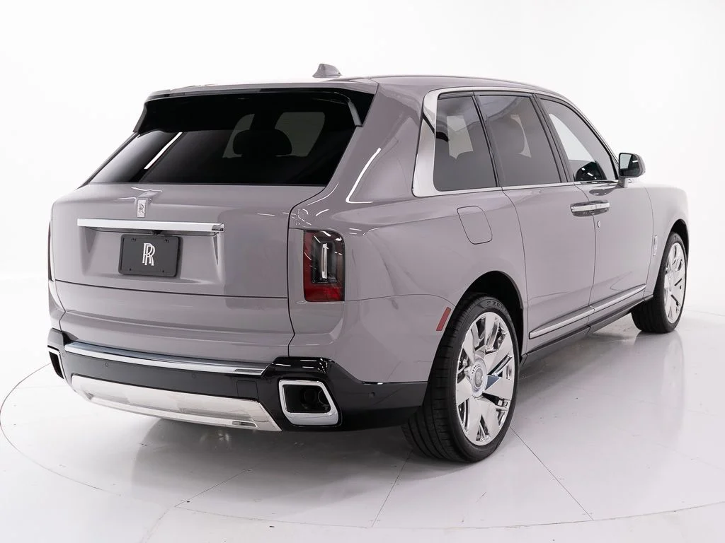 New 2027 Tempest Grey Rolls-Royce  image 5
