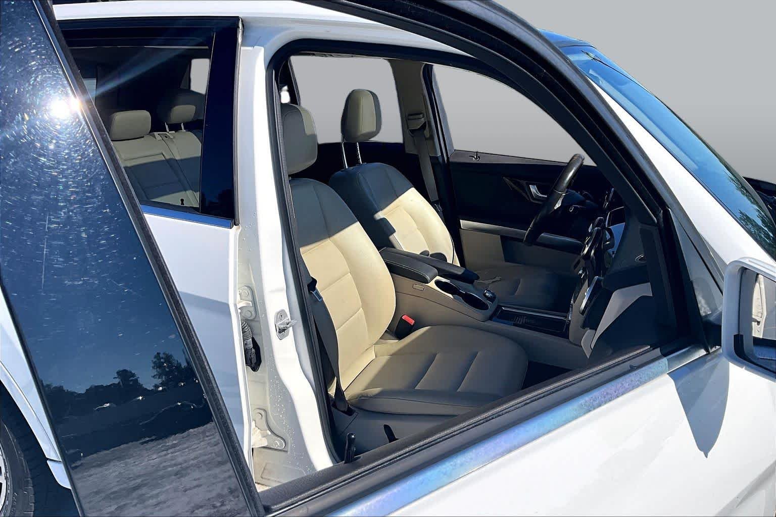 Used 2014 Polar White Mercedes-Benz GLK 350 image 9