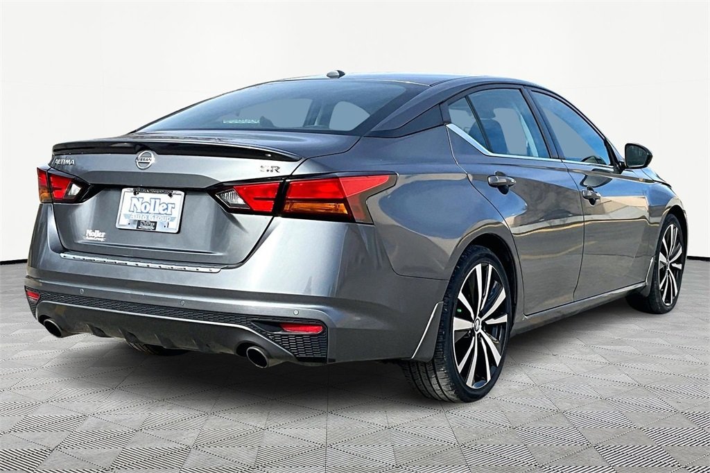 Used 2022 Nissan Altima SR with VIN 1N4BL4CV2NN421166 for sale in Kansas City