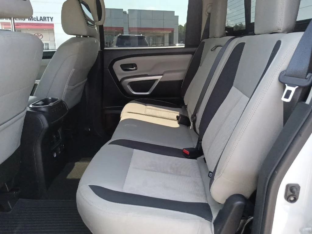 Used 2021 White Nissan SV image 28