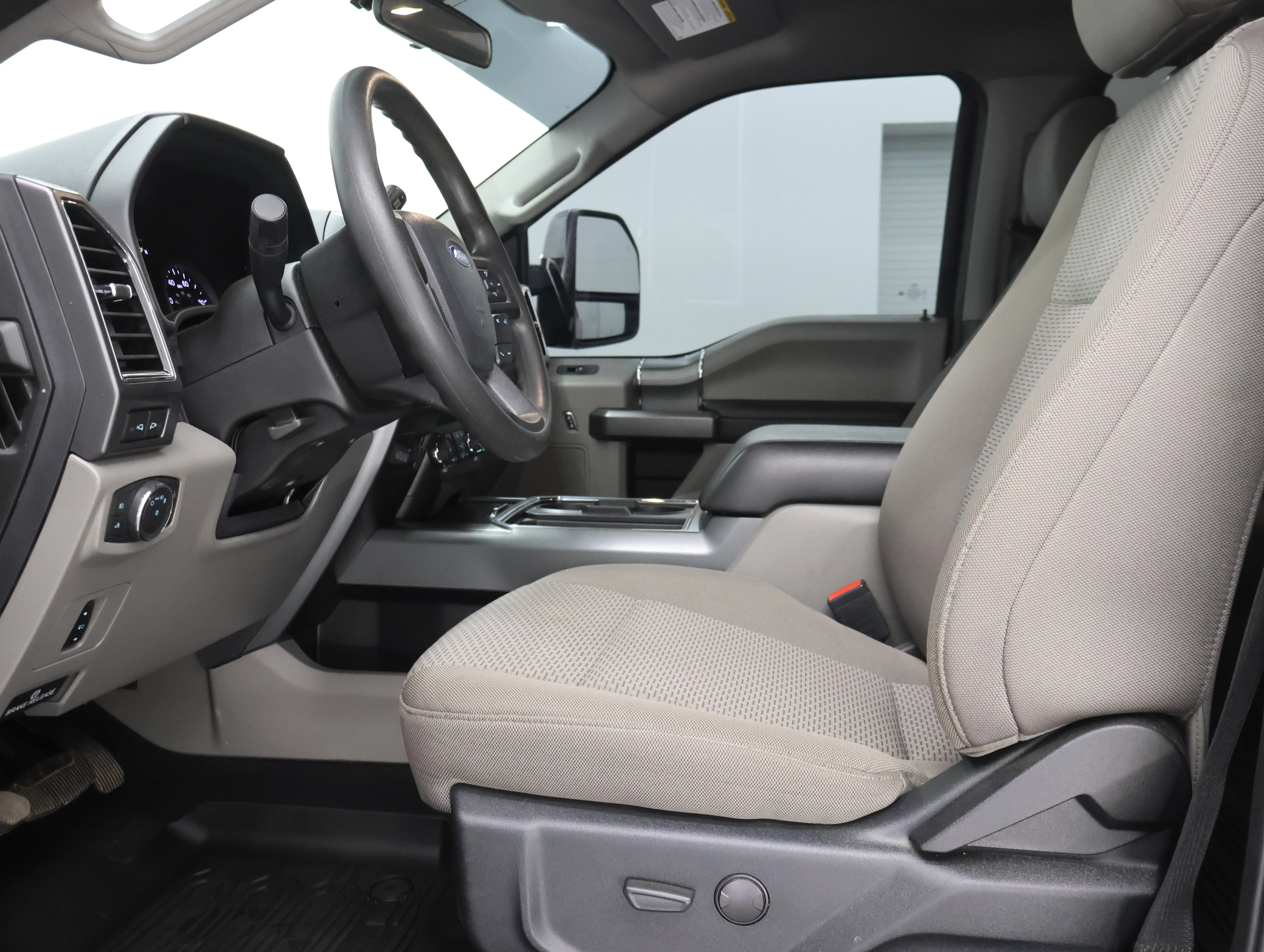 Used 2021 Agate Black Metallic Ford XLT image 8