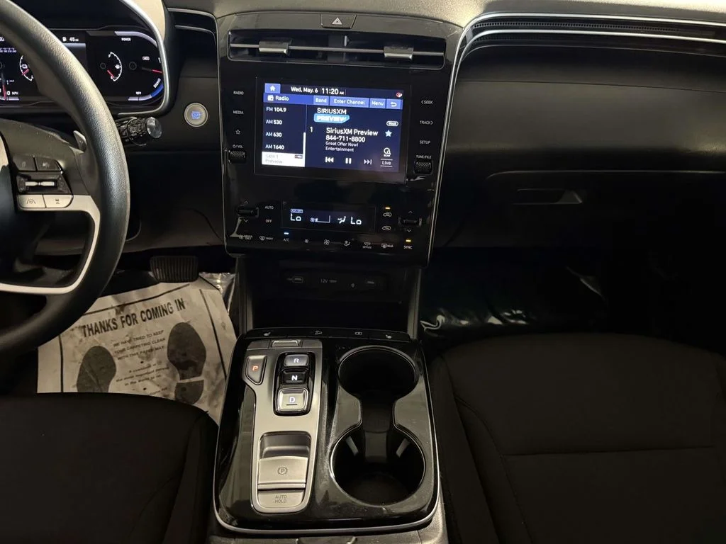 Used 2023 White Hyundai SEL image 18