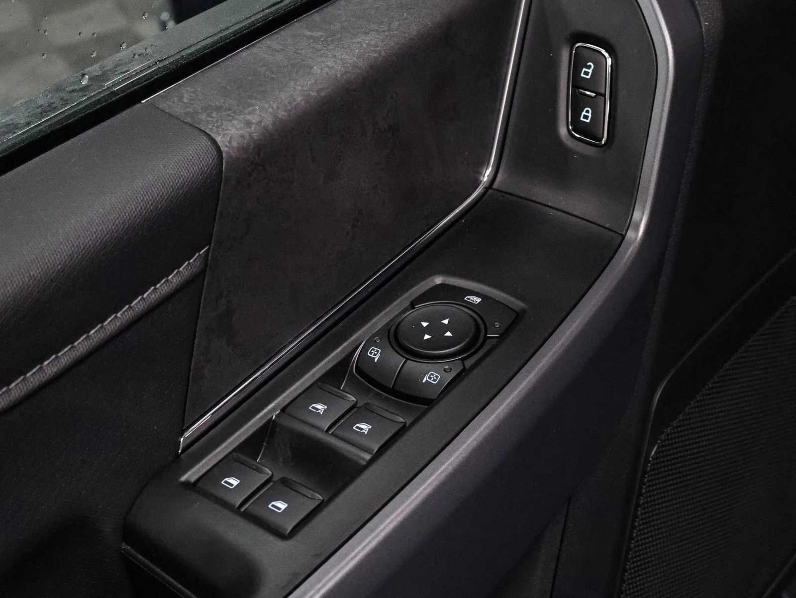 New 2026 Agate Black Metallic Ford XLT image 22