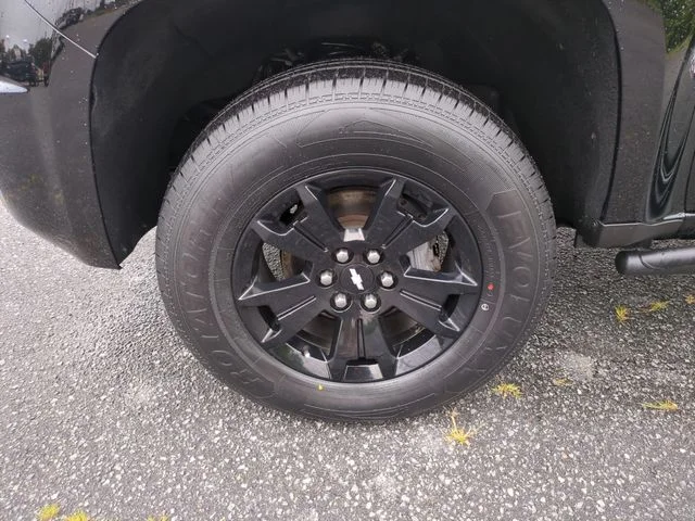 Used 2018 Black Chevrolet Z71 image 10