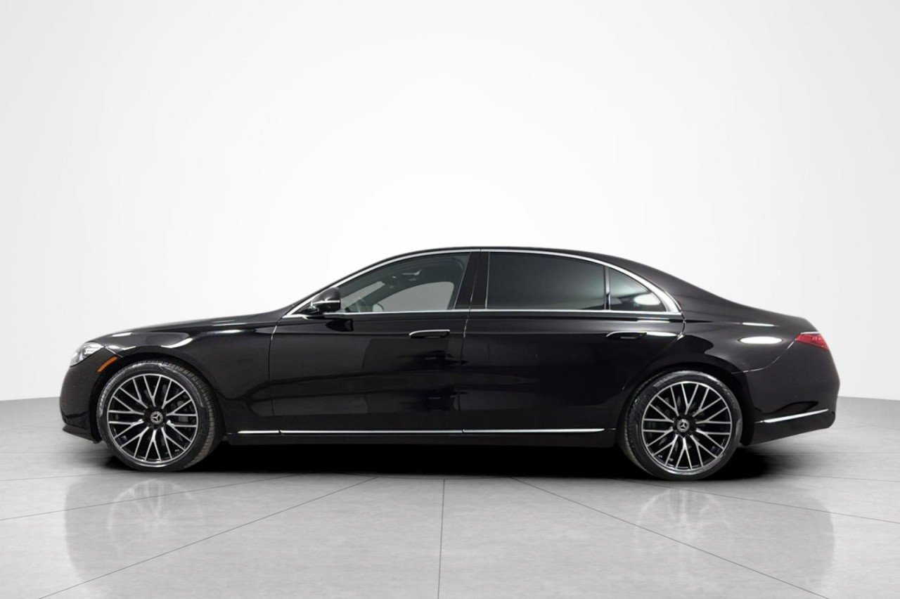 Used 2022 Black Mercedes-Benz S 580 image 2