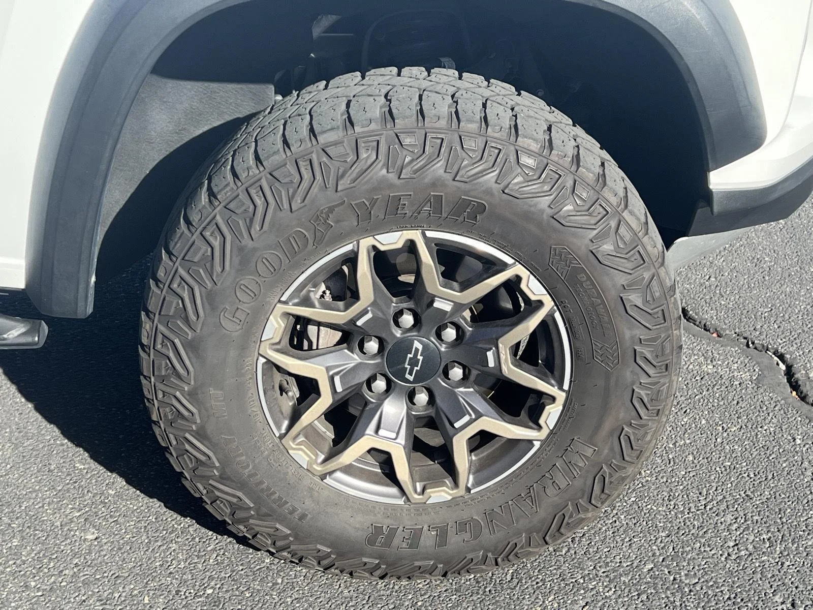 2024 Chevrolet Colorado ZR2 - Photo 19