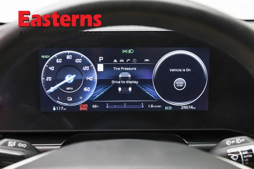 Used 2023 Green Kia Wind image 18