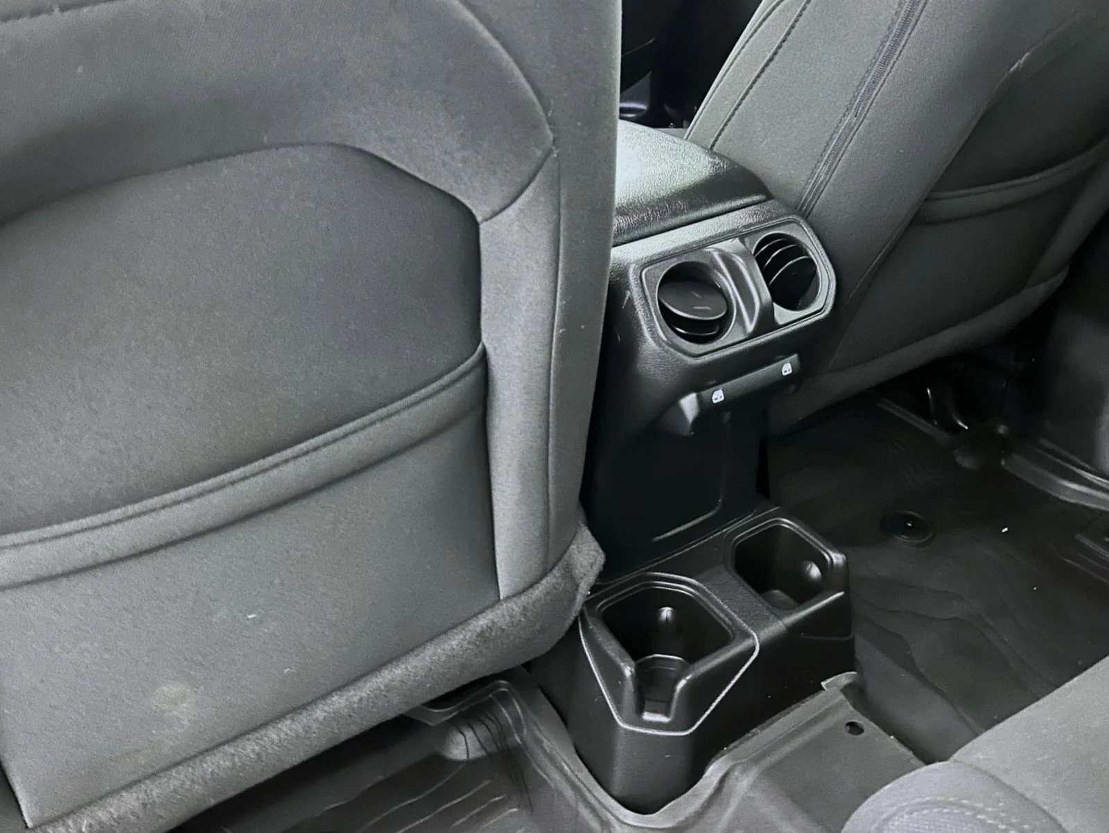 Used 2023 Black Jeep Sport S image 18