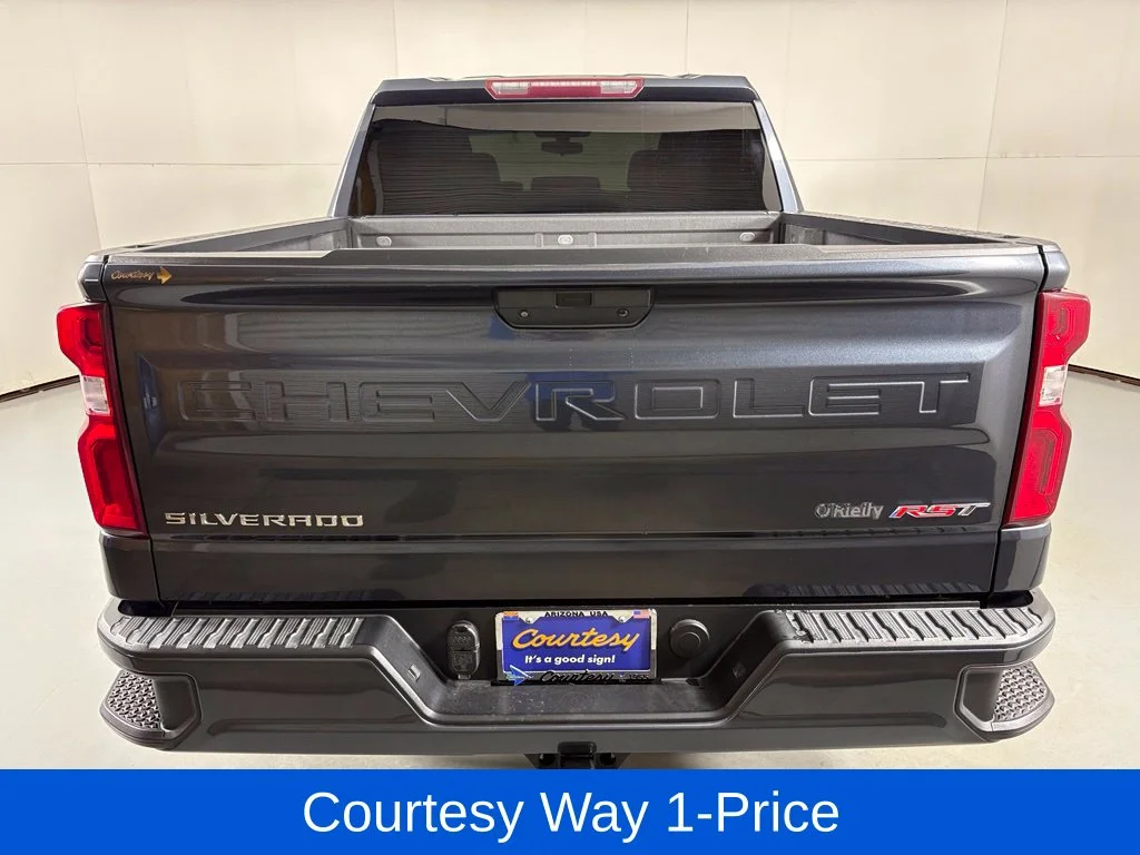 Used 2021 Gray Chevrolet RST image 9
