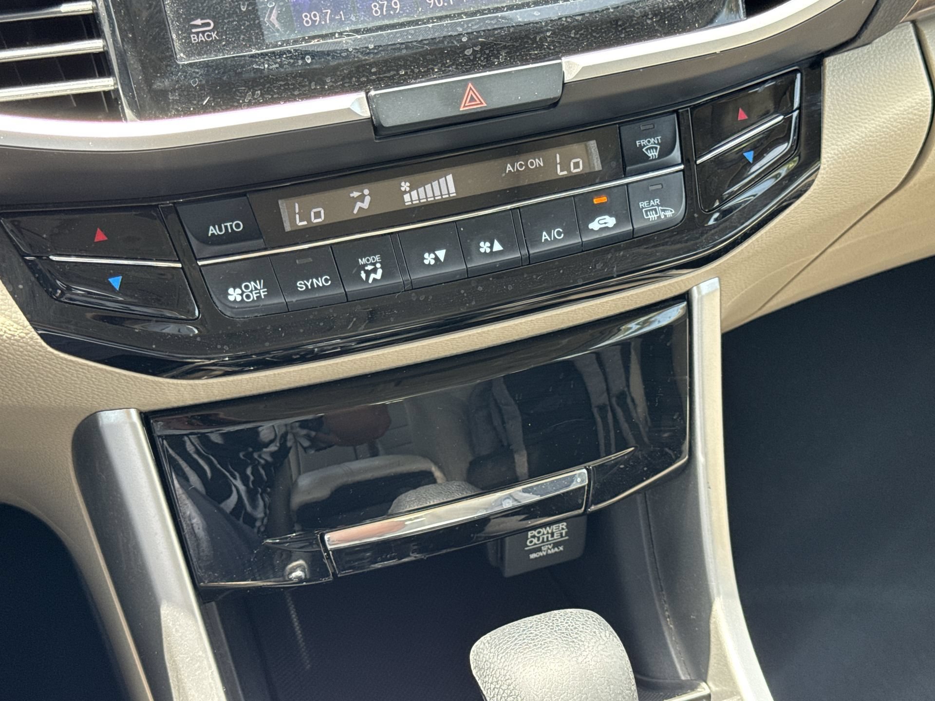 Used 2017 White Honda EX image 25