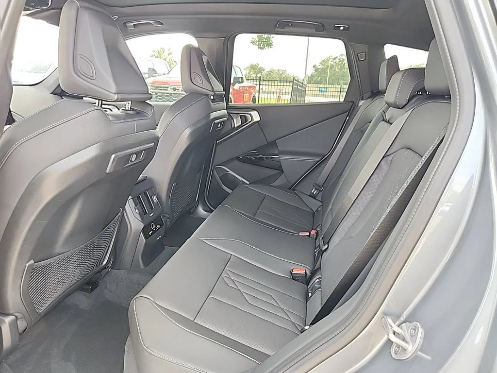 Used 2026 Gray Metallic BMW 30 xDrive image 3