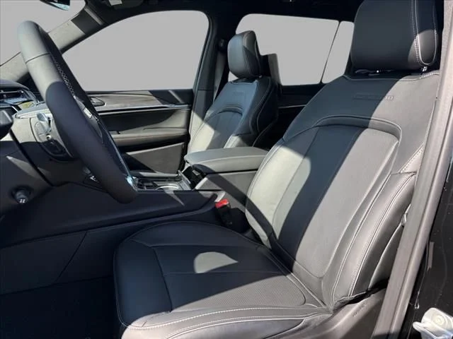 2025 Jeep Grand Cherokee L Overland - Photo 19