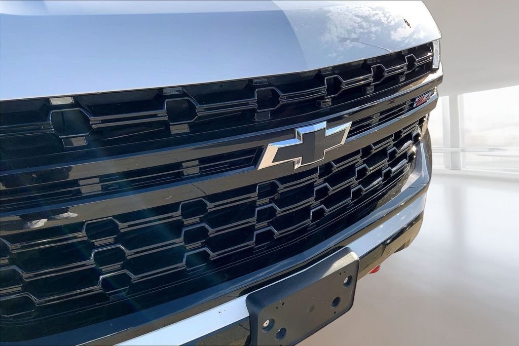 Used 2023 Summit White Chevrolet Z71 image 27
