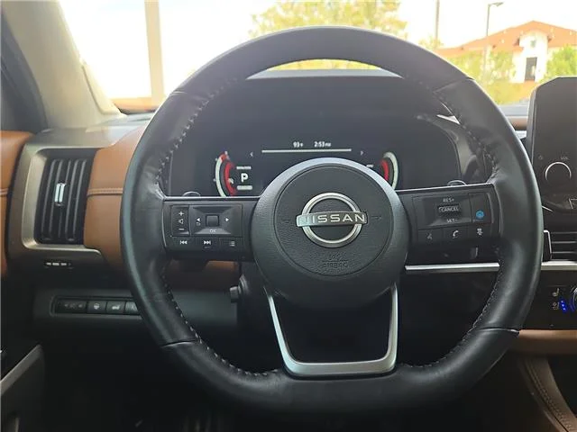 Used 2024 Pearl White Tricoat Nissan Platinum (A9) Front-Wheel Drive image 18