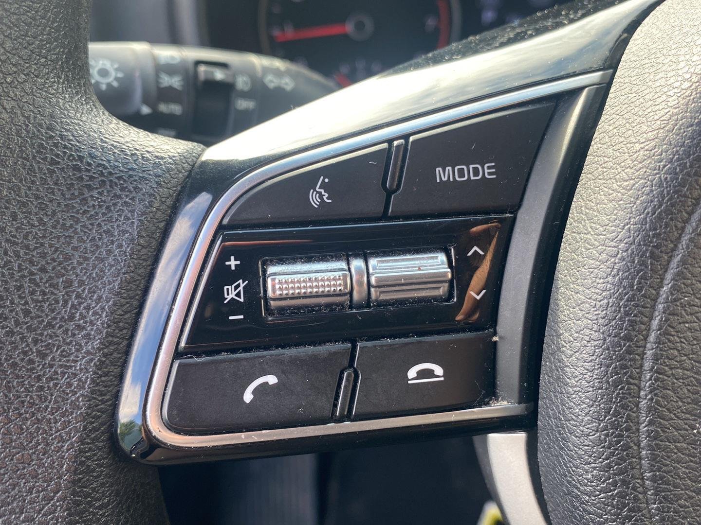 Used 2022 Pacific Blue Kia LX image 18