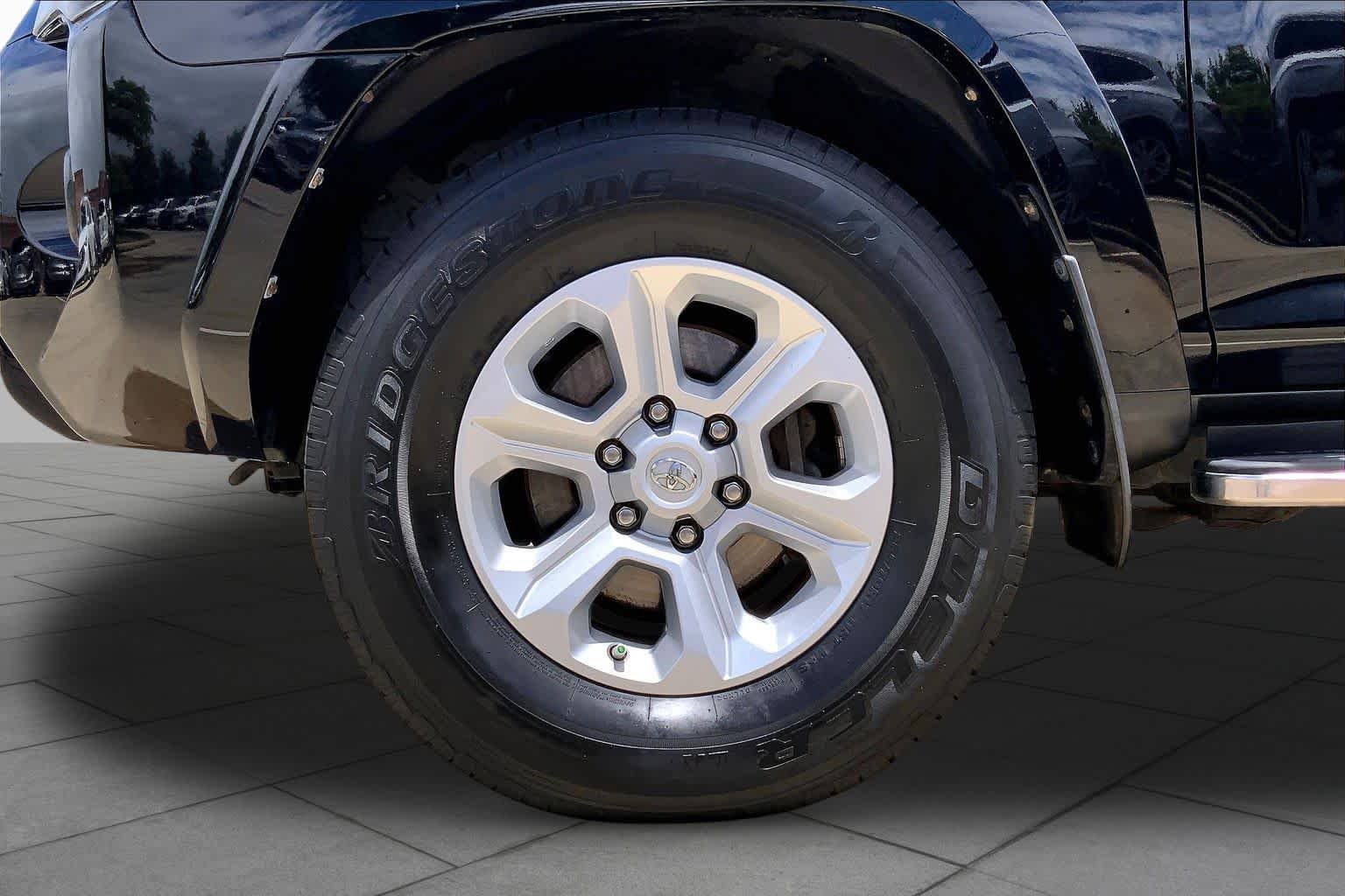 Used 2018 Midnight Black Metallic Toyota SR5 image 11