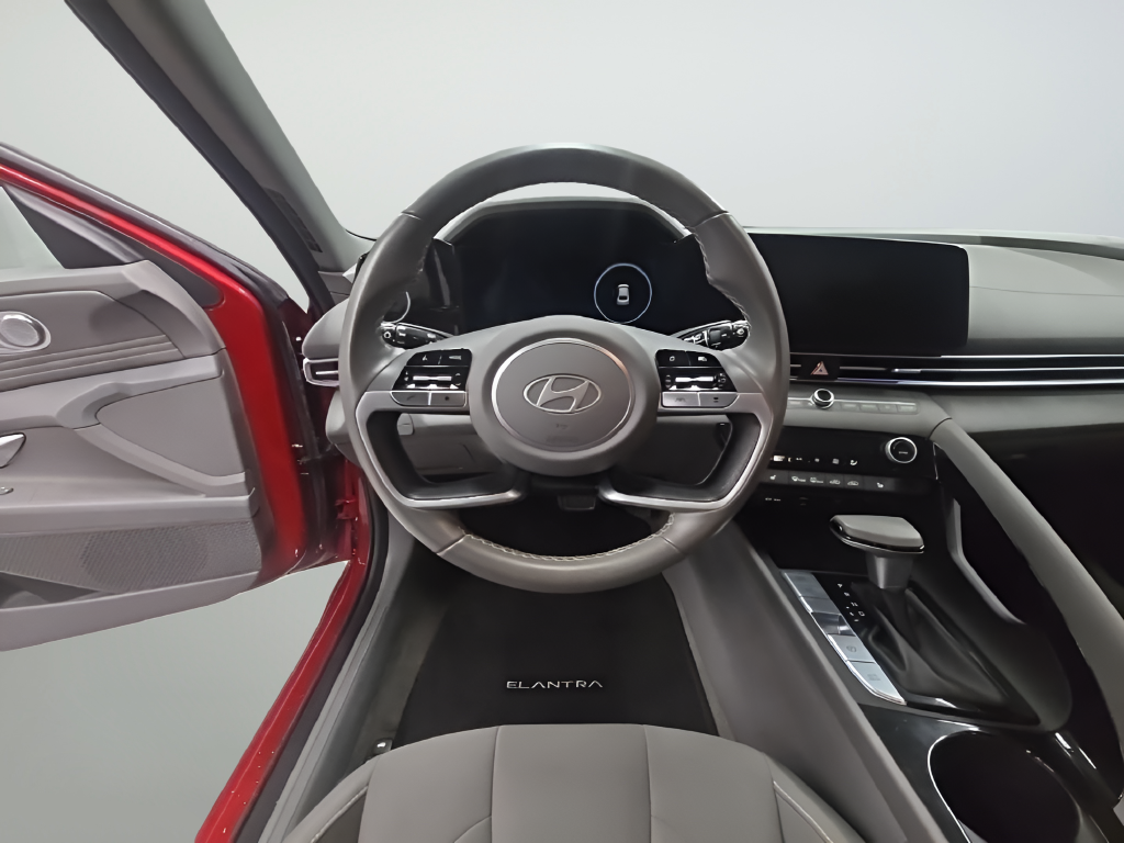 Used 2025 Red Hyundai SEL Convenience image 29