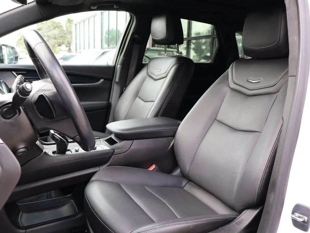 Used 2024 White Cadillac Premium Luxury image 33