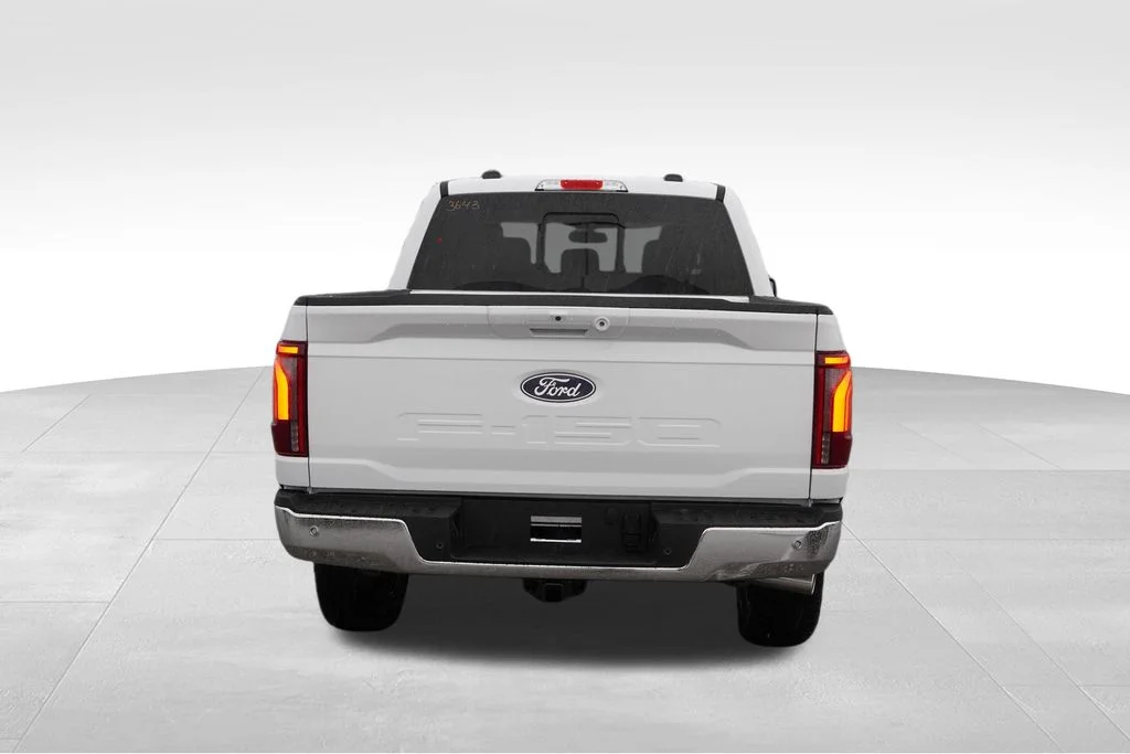 New 2026 Oxford White Ford Lariat image 4