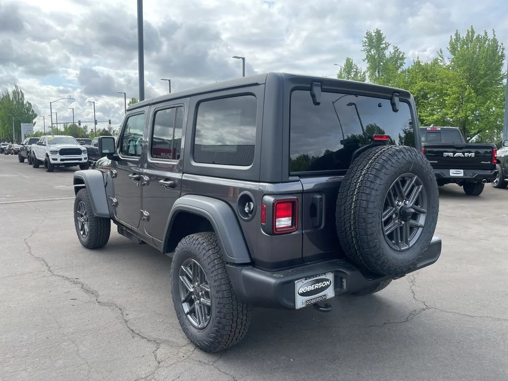 New 2026 Granite Crystal Metallic Clear-Coat Exterior Paint Jeep Sport S image 3