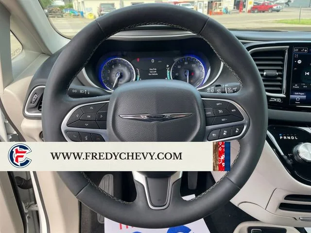Used 2023 White Chrysler Touring L image 14