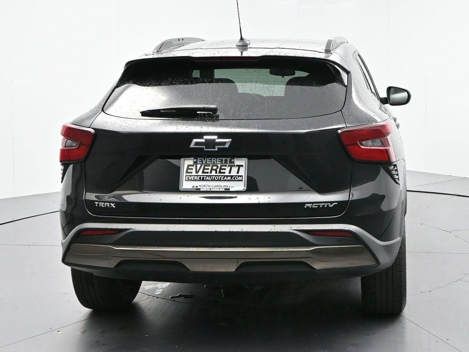 Used 2025 Mosaic Black Metallic Chevrolet ACTIV image 6